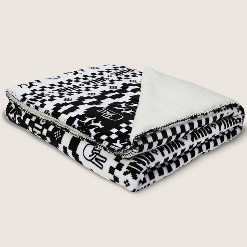 Victoria Secret PINK Sherpa Blanket, Black & White